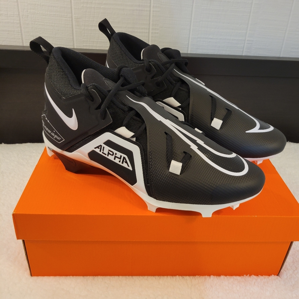 Nike Alpha Menace Elite 3, Men's size 13, Black/White, NWT Football Clea…
